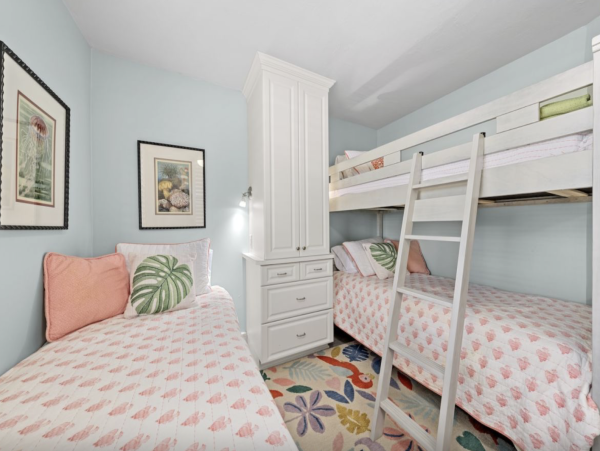 Sanibel Vacation Condo Sleeps Six Guests.